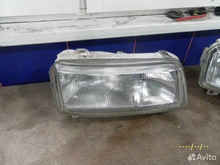 Фара передняя правая Volkswagen Passat B4