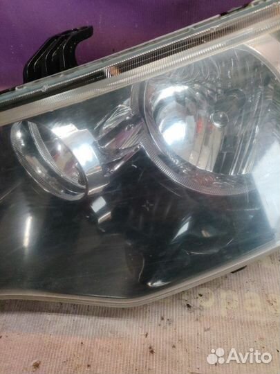 Фара галогеновая левая Mitsubishi Outlander Xl