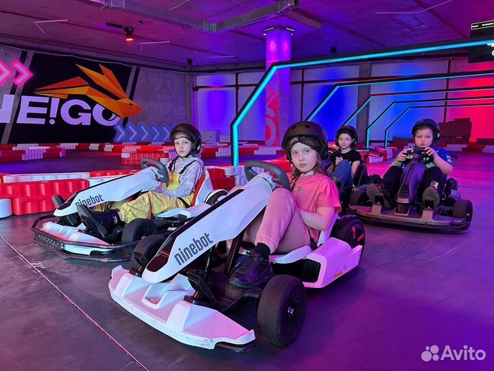 Электро-картинг, катание на закрытой площадке