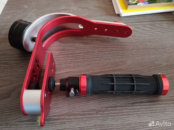 Ручной стабилизатор стедикам H014