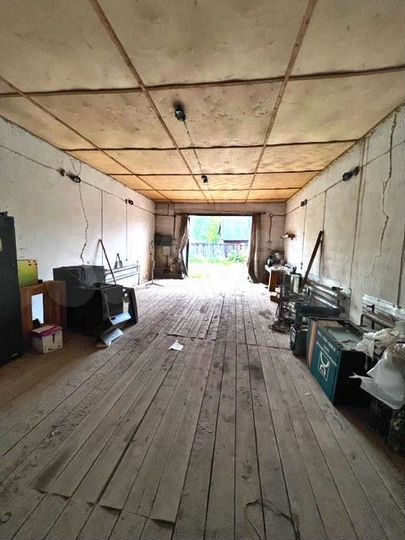 Гараж, > 30 м²