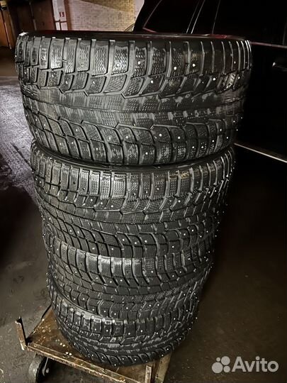 Michelin Latitude X-Ice North 295/35 R21