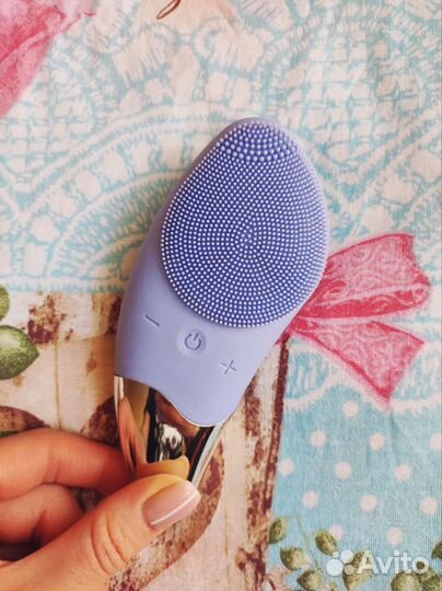 Щетка-массажер для очищения лица