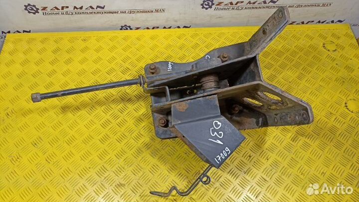 Кронштейн запасного колеса Man Tga