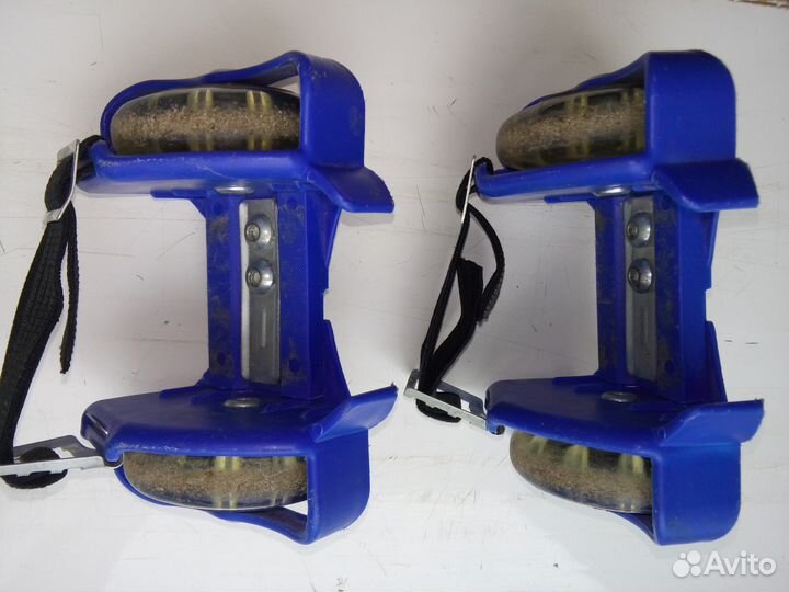 Роликовые колеса, надеваются на обувь