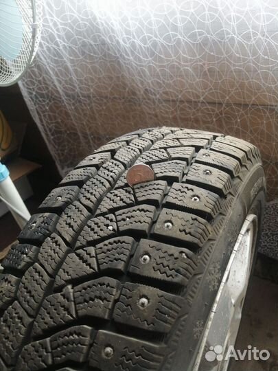 Продам зимние шипованные колеса r15