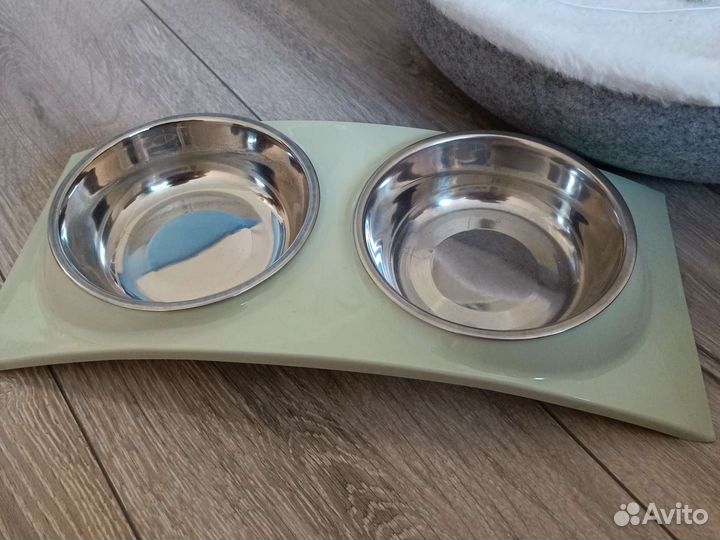 Лежанка для животных + миска + игрушка