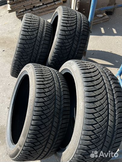 Kumho WinterCraft WP72 245/40 R19 и 275/35 R19