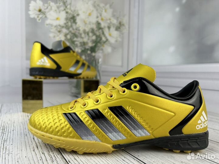 Футбольные бутсы Adidas Predator