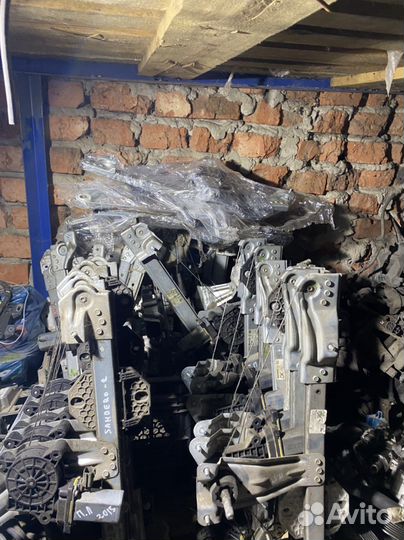 Стеклоподъемники Renault Logan 2