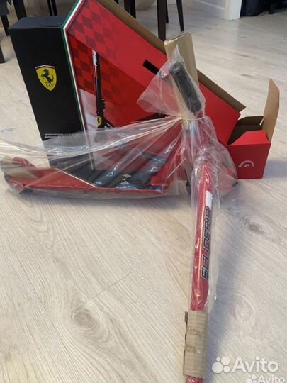 Новый Трюковой Самокат Ferrari. (оригинал )