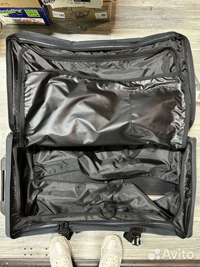 Чемодан Eastpak