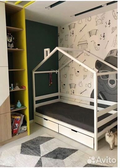 Детская кровать с бортиком из массива сосны