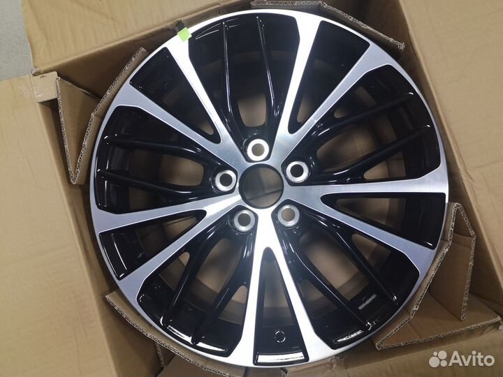 Диск Toyota Camry V70 Sport Edition R18 новый ориг