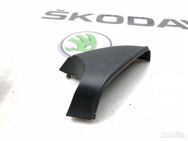 Накладка зеркала заднего вида (кожух) левая Skoda