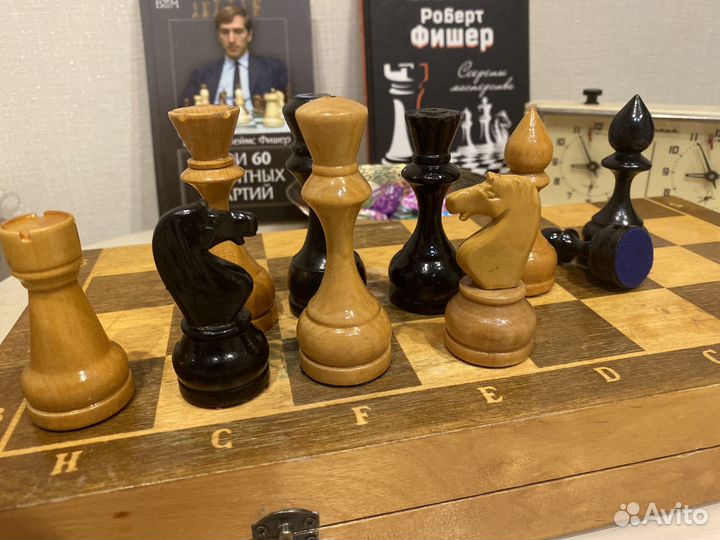 Шахматы+ шахматные часы и доска 40х40 см