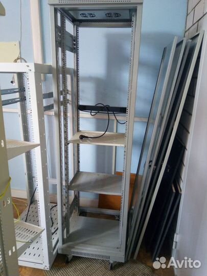 Серверный шкаф, сетевая стойка