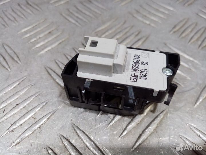 Б/У Кнопка центрального замка#001