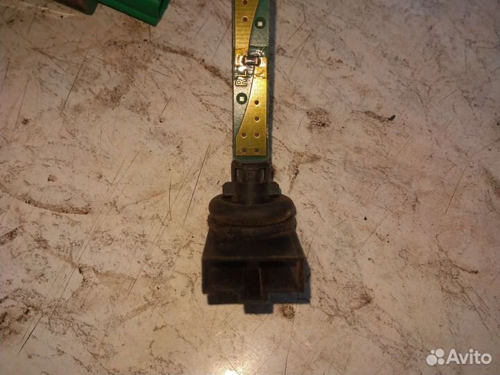 VW, Skoda,Audi датчик температуры 4b0820539