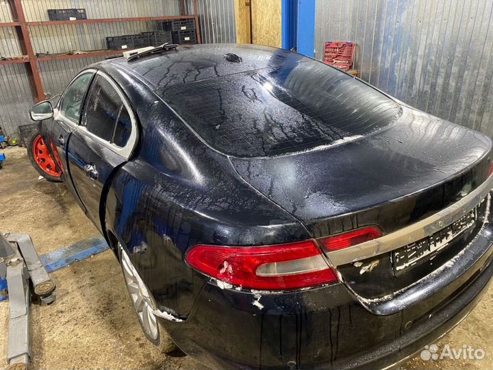 Автомобили на запчасти Jaguar XF