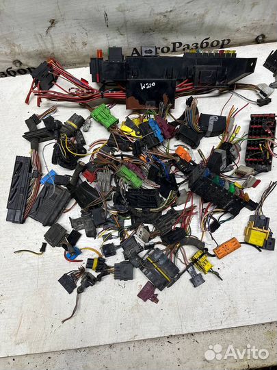 Блок предохранителей фишка проводка W210 Merc