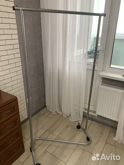 Вешалка напольная металлическая