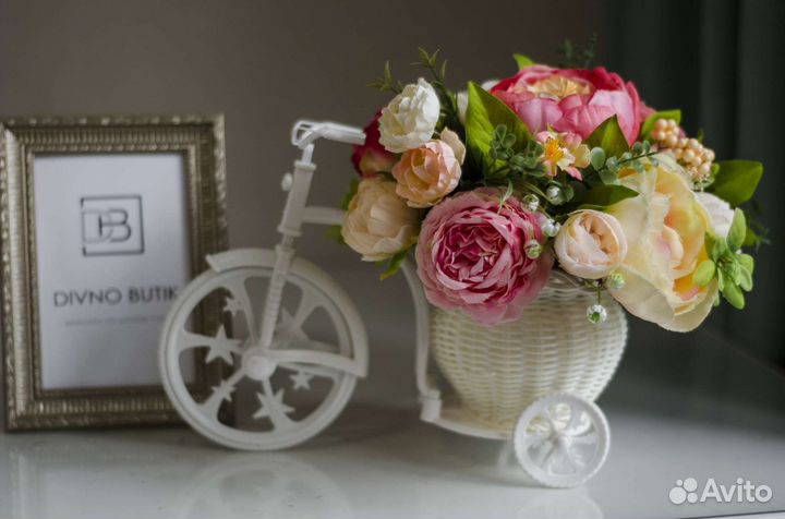 Велосипед с цветами в наличии