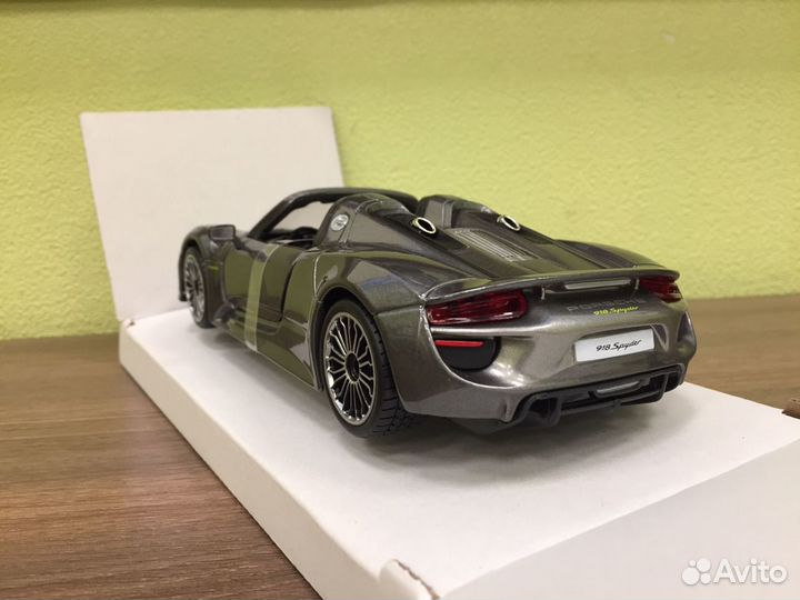 BBurago 1:24 - Porche Spyder