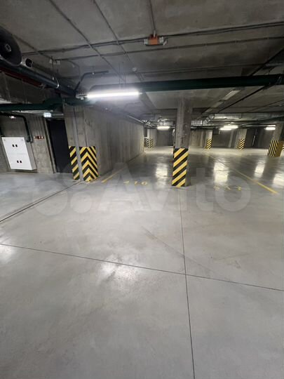 Машиноместо, 13 м²