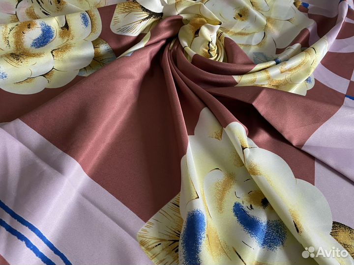 Платок шелковый Chanel