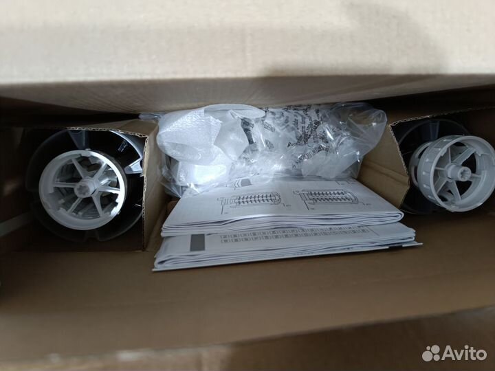 Фен щетка rowenta Новая