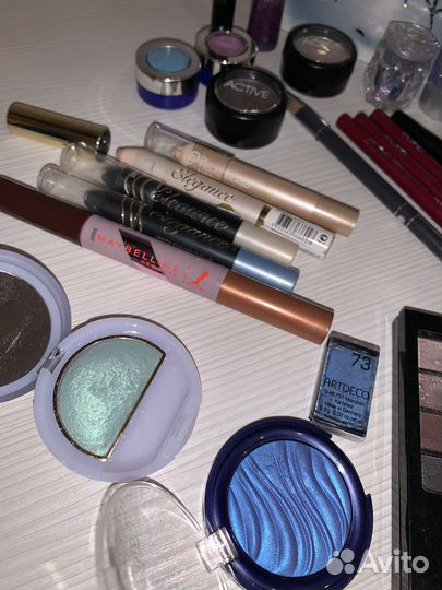 Набор косметики для глаз и век пакетом тени лайнер