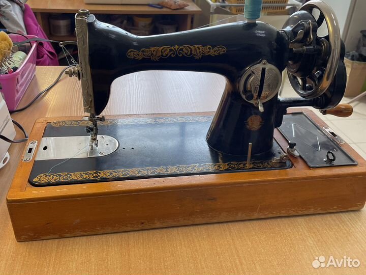 Швейная машина подольская