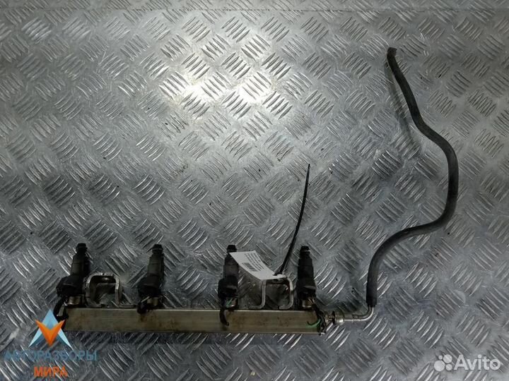 Топливная рампа Ford Focus 2 2006 4M5G-9D280-DB