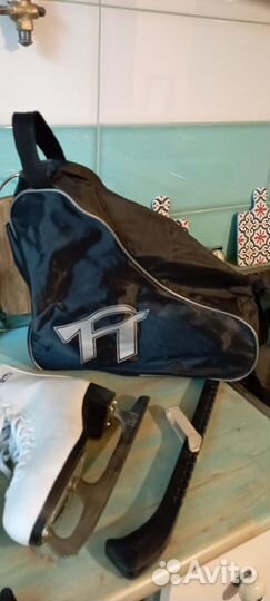Коньки женские 39 размер с чехлом-сумкой и защитой