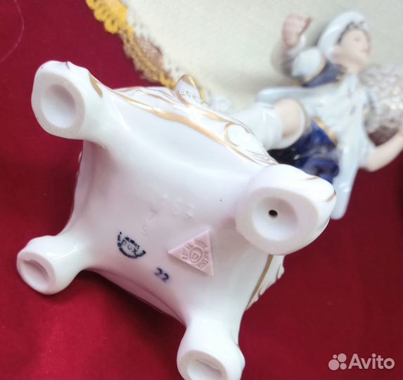 Статуэтка фарфор 