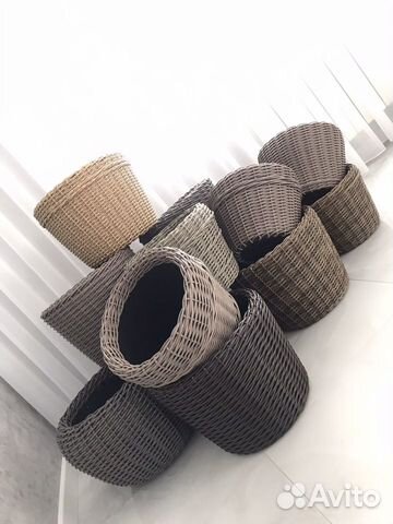 Кашпо из искусственного ротанга