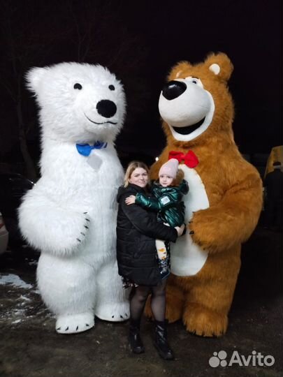 Поздравление от огромного медведя