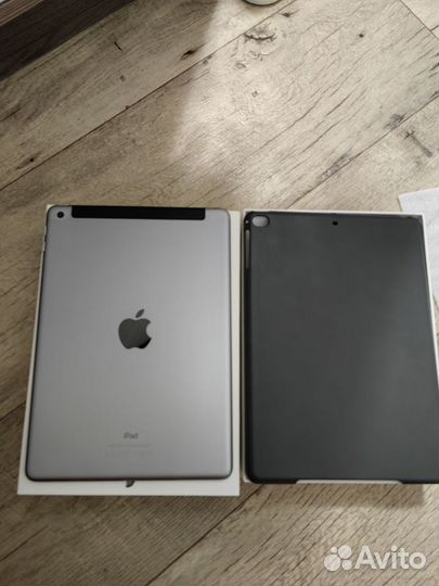 iPad (5 поколения ) 128gb