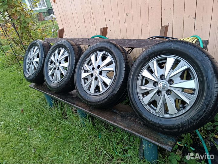 Летняя резина с дисками r15 Nissan