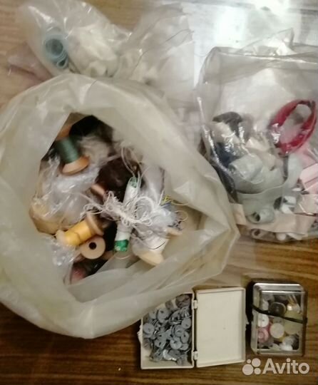 Пуговицы и нитки