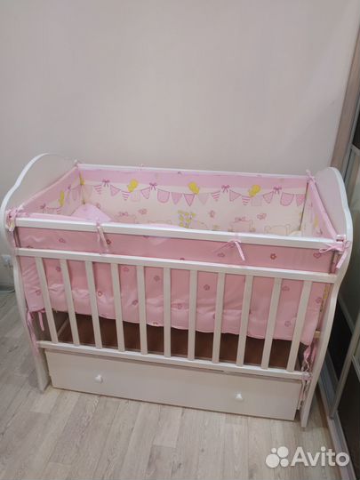 Бортики с комплектом постельного белья в кроватку