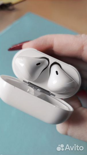 Наушники AirPods