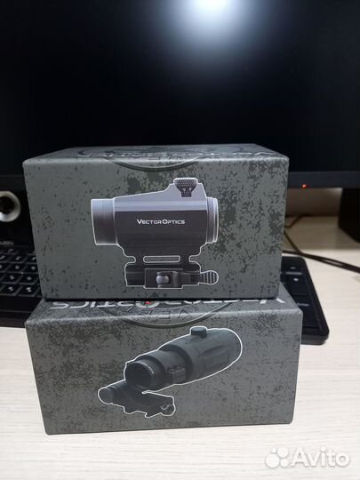 Коллиматорный прицел с магнифером