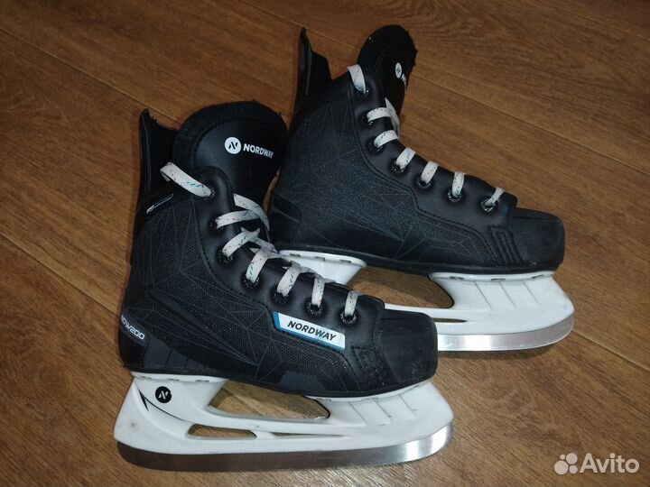 Продам коньки 35 размера