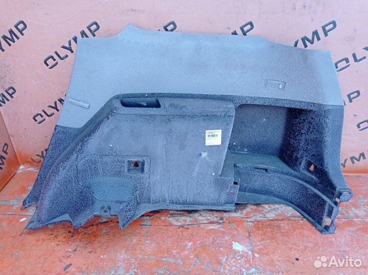 Обшивка багажника правая Toyota Wish ZGE20 2ZR-FAE