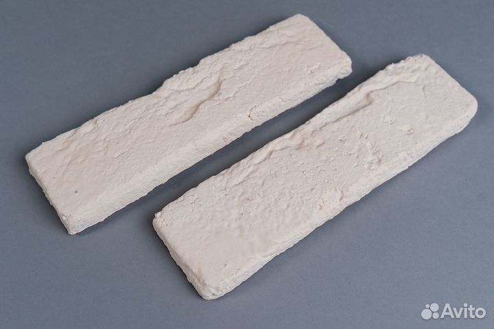 Кирпич из бетона декорированный