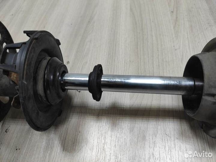 Амортизатор передний левый Honda Fit GD с2001-2008