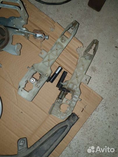 Замок ручки на хундай Солярис 2012г