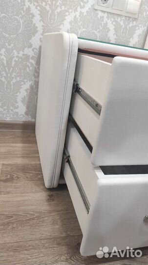 Две Тумбы прикроватные. Цвет белый